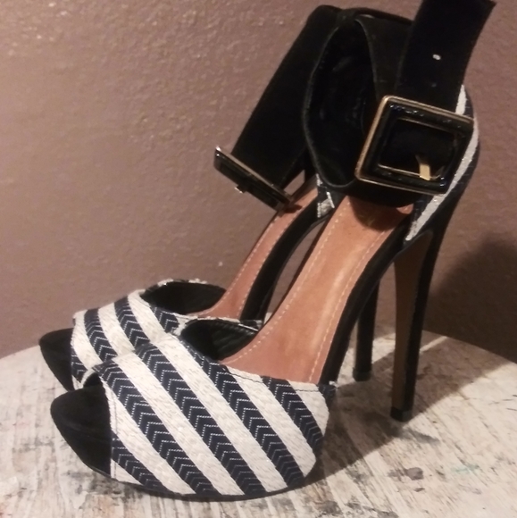 MEGA Shoes by Werner Shoes - MEGA SHOES by Werner-Stripe Pump